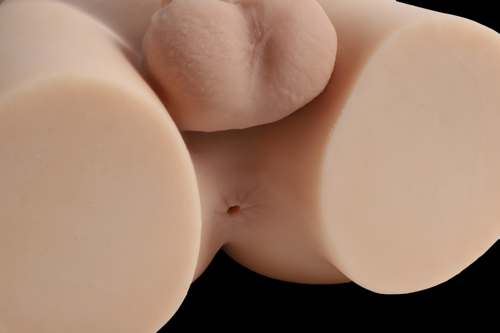 İSABELLA YARIM VUCUT TRAVESTİ  % 100 GERÇEKCİ ET SİLİKON MANKEN  17 CM PENİS 